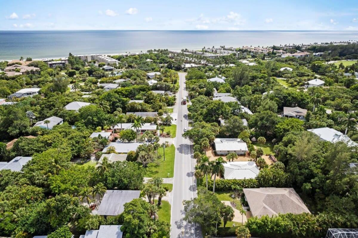 Charming Suite With Balcony And Bikes At Historic Sandpiper Inn Sanibel Ngoại thất bức ảnh